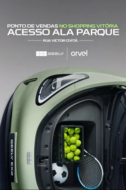 SUV elétrico Geely EX5 prata em destaque sobre faixa amarela iluminada, com fundo escuro e texto "Lançamento Exclusivo Geely EX5" ao lado.